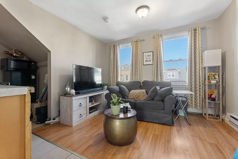 196 Shephard Ave #3 - Photo 3 of 15