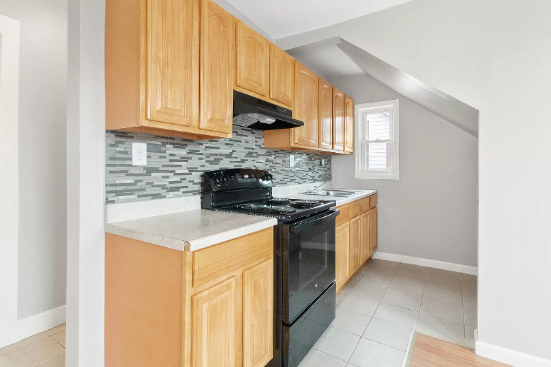 196 Shephard Ave #3 - Photo 5 of 15