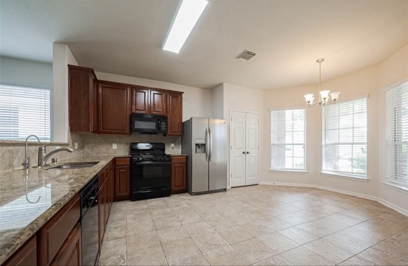 7411 Jacobs Well Dr - Photo 7 of 20