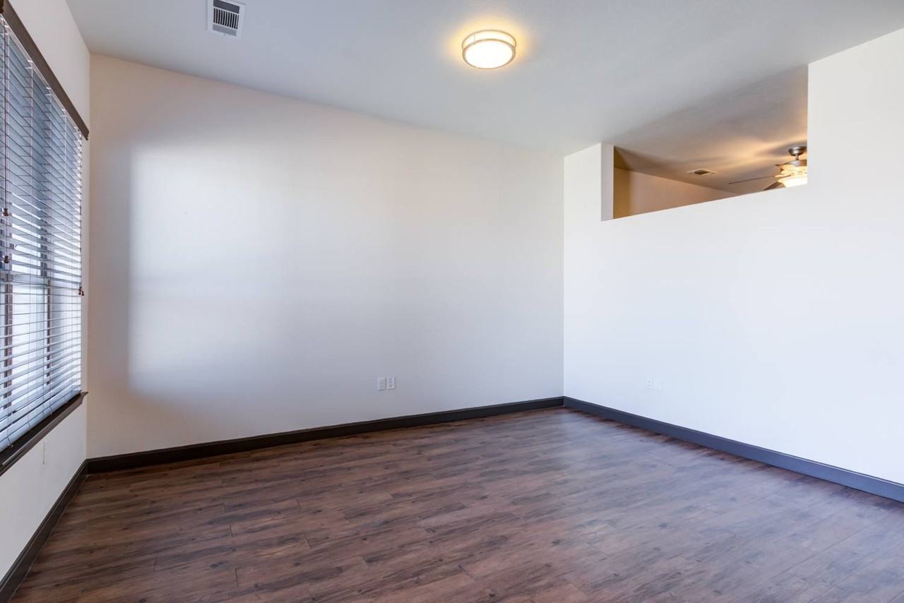 17 Broad - Photo 2 of 20