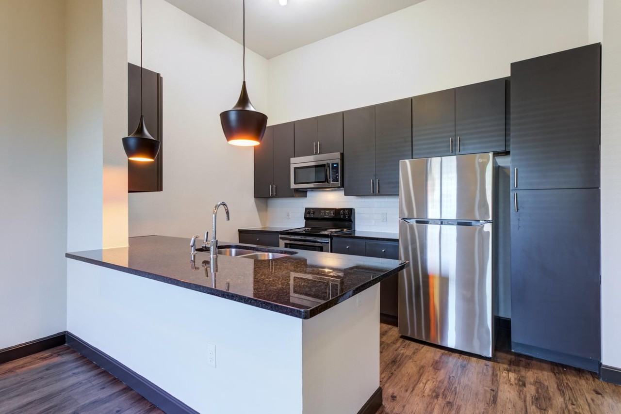 17 Broad - Photo 3 of 20