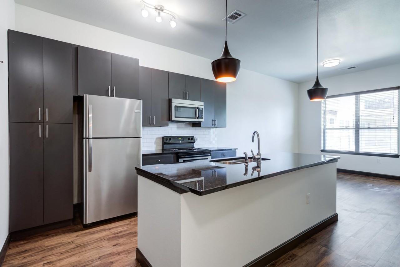 17 Broad - Photo 6 of 20