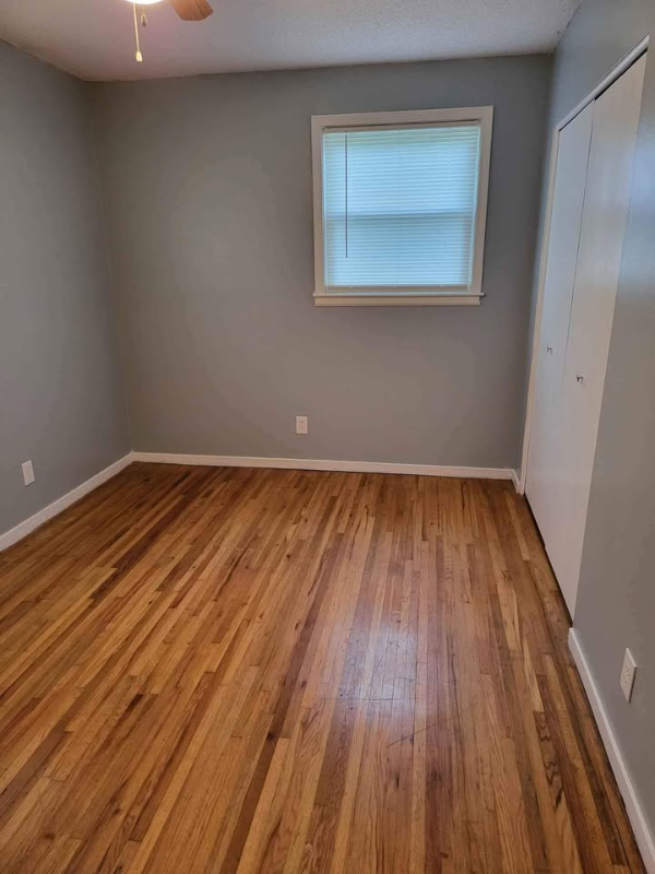 1421 Woodhaven Rd - Photo 3 of 9