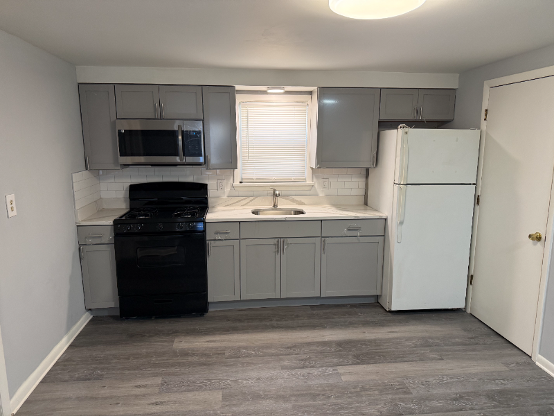 506 Broad St - Photo 3 of 12