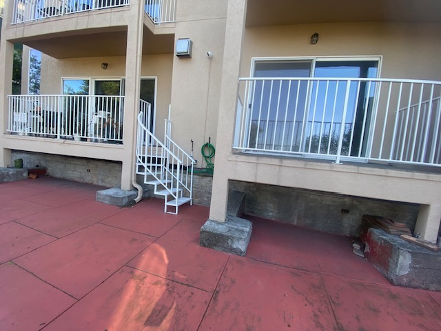 553 Merritt Ave #2 - Photo 4 of 19