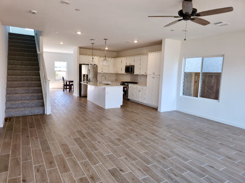 2345 N Argyle Ave - Photo 3 of 20