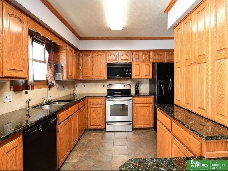 11823 N 157th St #1-2-3-4 - Photo 6 of 14