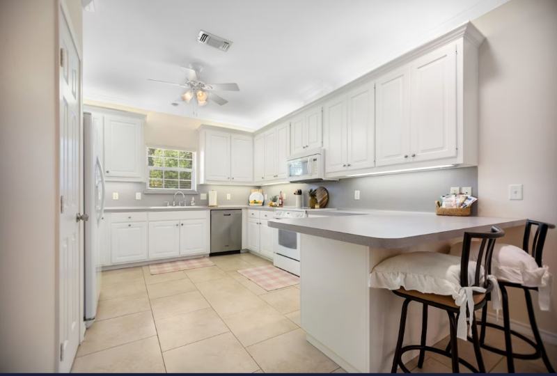 1531 E Austin St - Photo 7 of 10