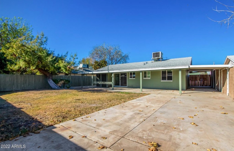 2429 W Sunnyside Ave - Photo 6 of 17