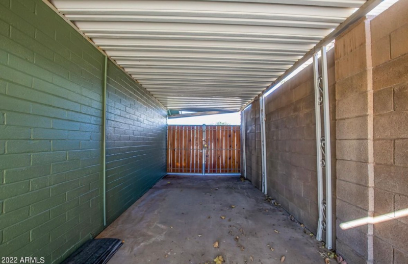 2429 W Sunnyside Ave - Photo 7 of 17