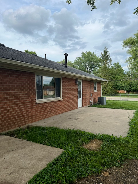 6515 Oak Hill Dr - Photo 2 of 9