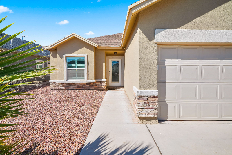 13833 Sky Harbor Ave - Photo 2 of 20