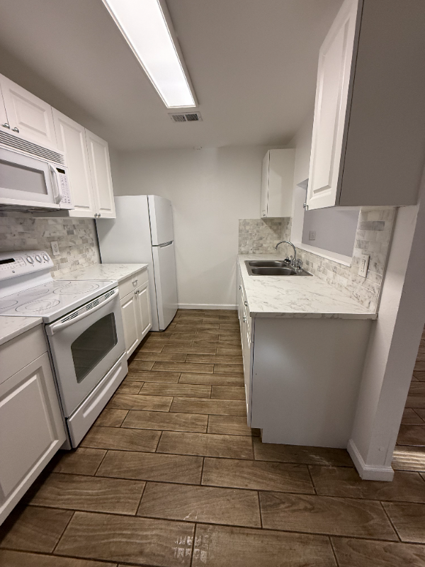 1025 Michigan Dr W #1 - Photo 3 of 7