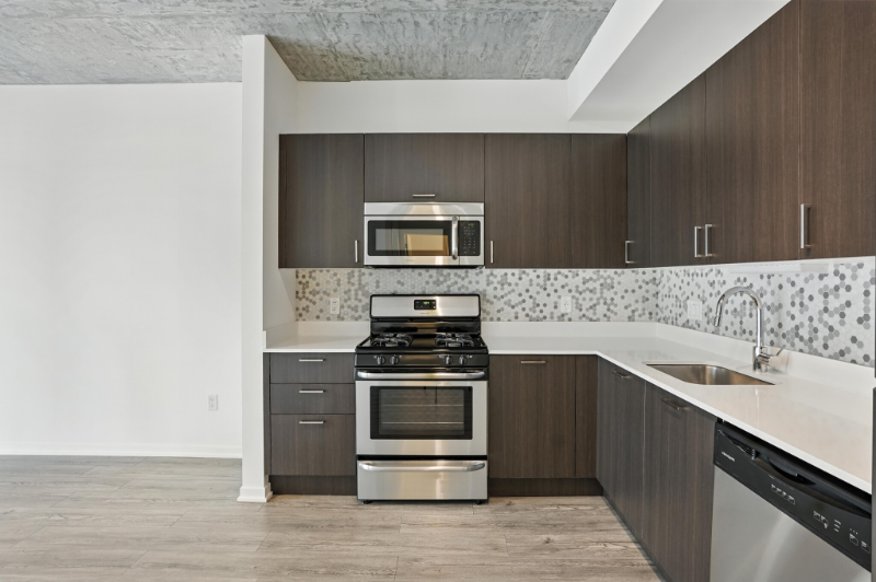 1422 S Indiana Ave - Photo 2 of 16