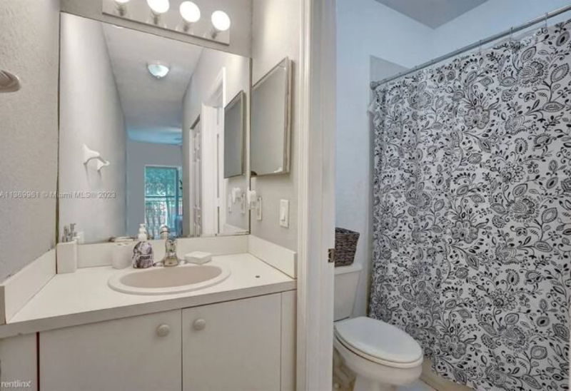 1212 Santa Catalina Ln - Photo 4 of 18