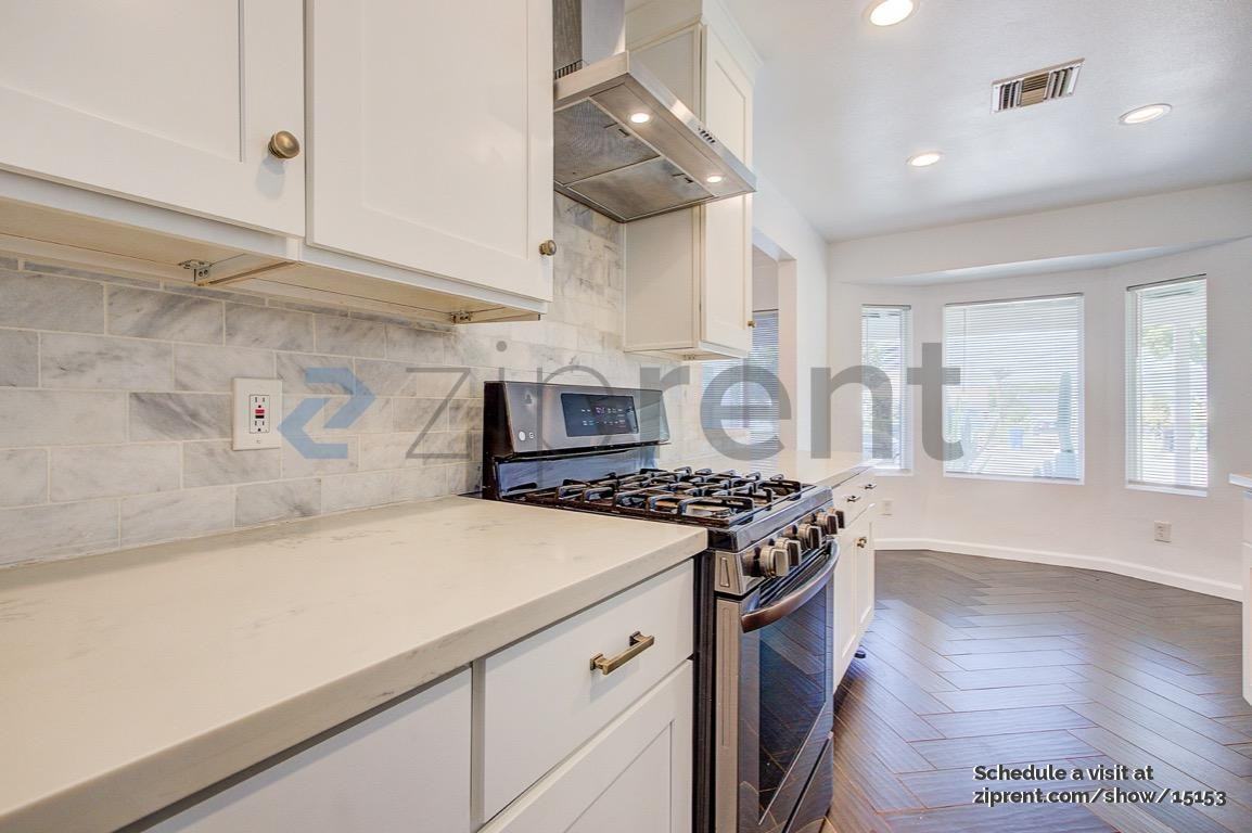 9116 S Van Ness Ave - Photo 7 of 18