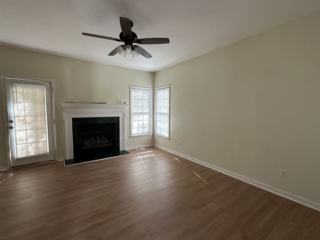 412 Silvergrove Dr - Photo 5 of 15