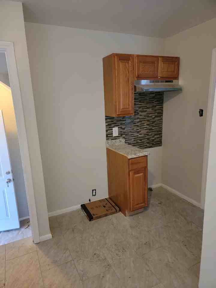 18629 Fleming St - Photo 4 of 12