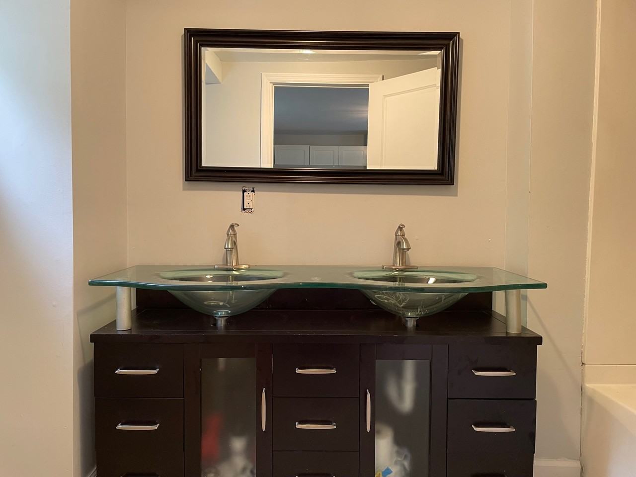 18 Elizabeth St #B - Photo 3 of 10