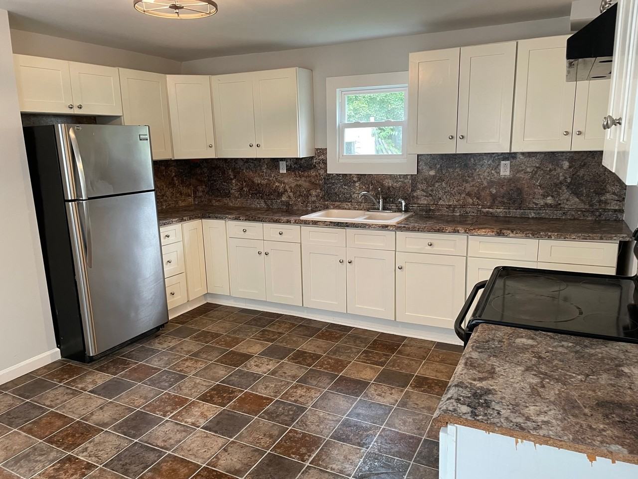 18 Elizabeth St #B - Photo 7 of 10