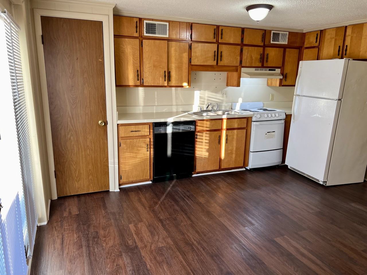 110 Lyon St #102 - Photo 4 of 14