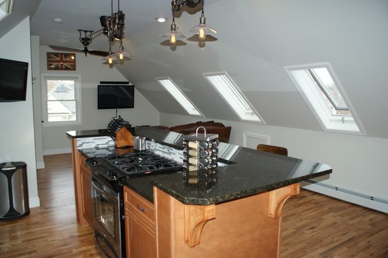 345 State St #B - Photo 4 of 7