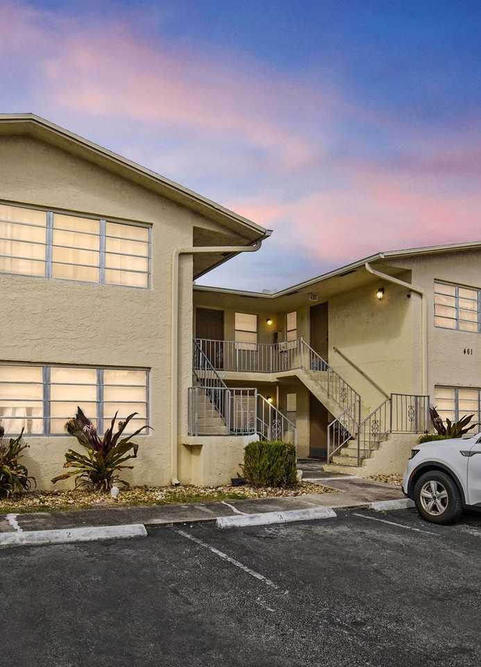 461 Sunshine Dr #6