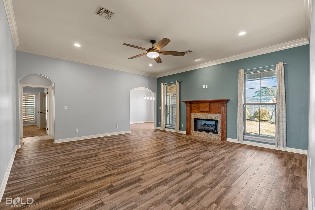 4402 Ellis Ct - Photo 7 of 32