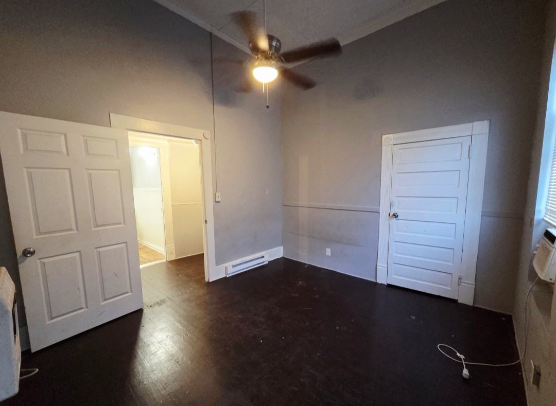 930 Summit Ave - Photo 3 of 13