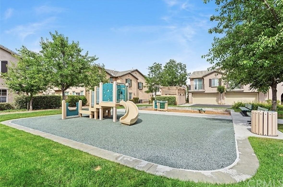 36361 Grazia Way - Photo 4 of 19