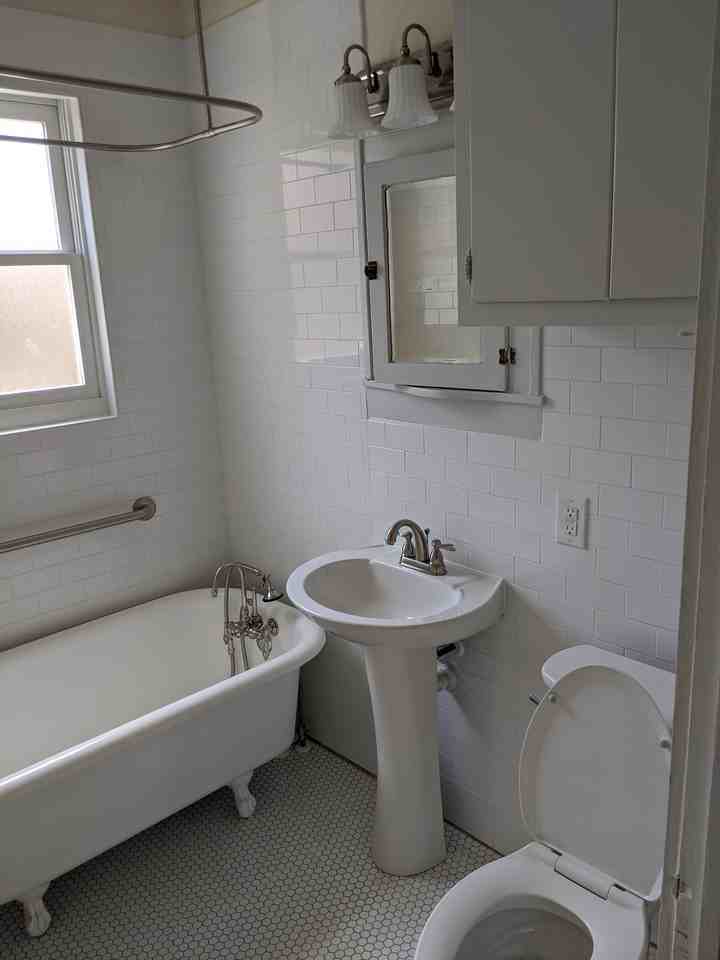 634 N Winnetka Ave - Photo 6 of 15