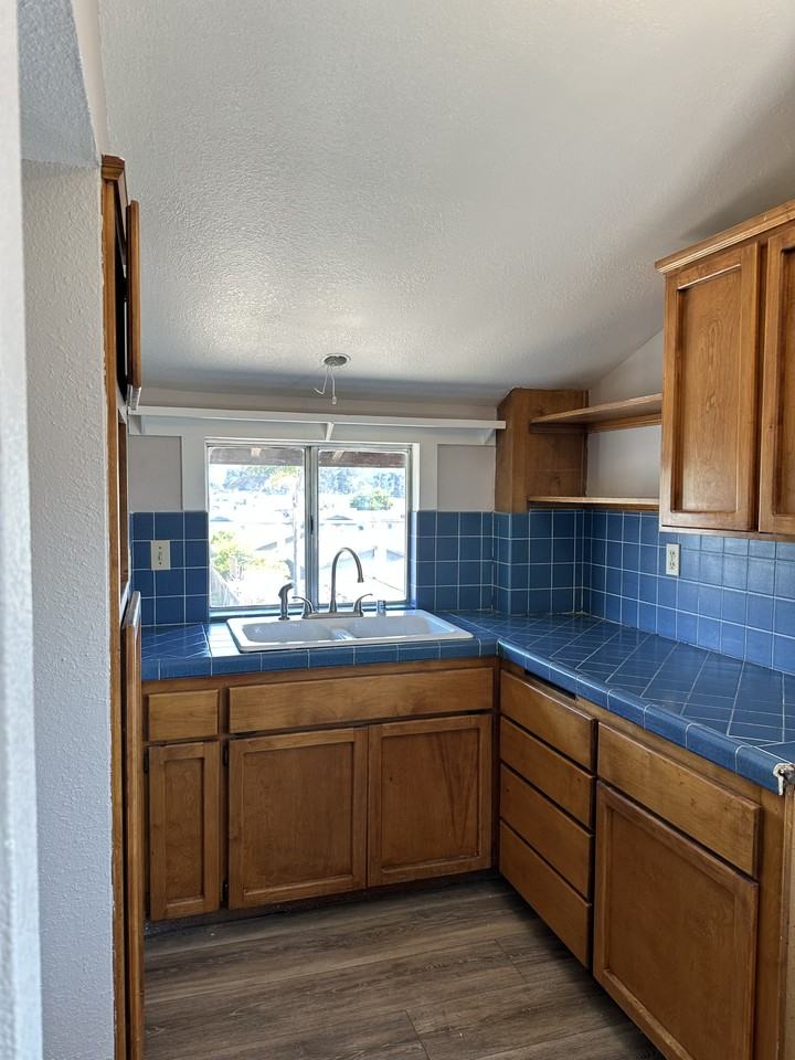 1339 24th St #A - Photo 4 of 10