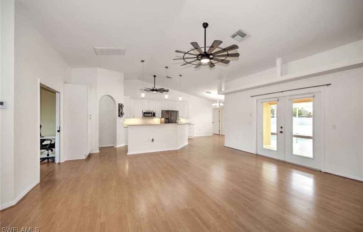 634 Sw 12th St #NA - Photo 3 of 4