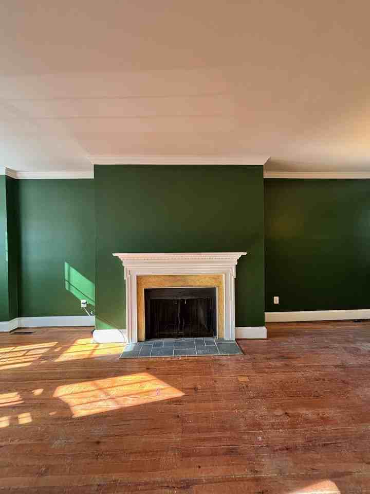 807 W 10th St #NA - Photo 2 of 24