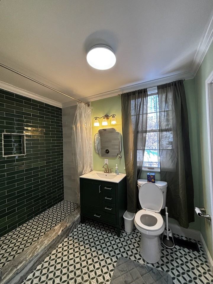 807 W 10th St #NA - Photo 4 of 24