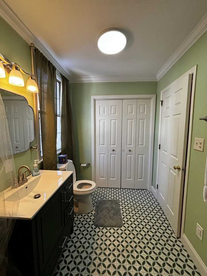 807 W 10th St #NA - Photo 6 of 24