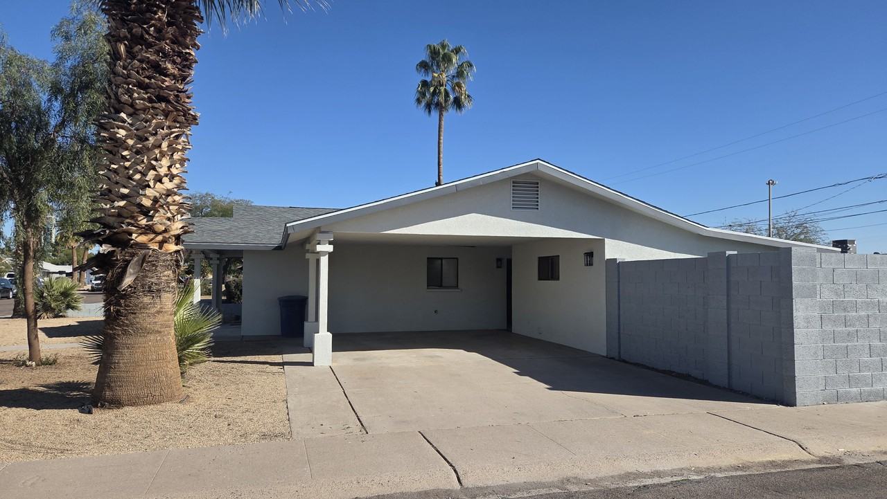 1051 W 9th St #NA - Photo 2 of 4