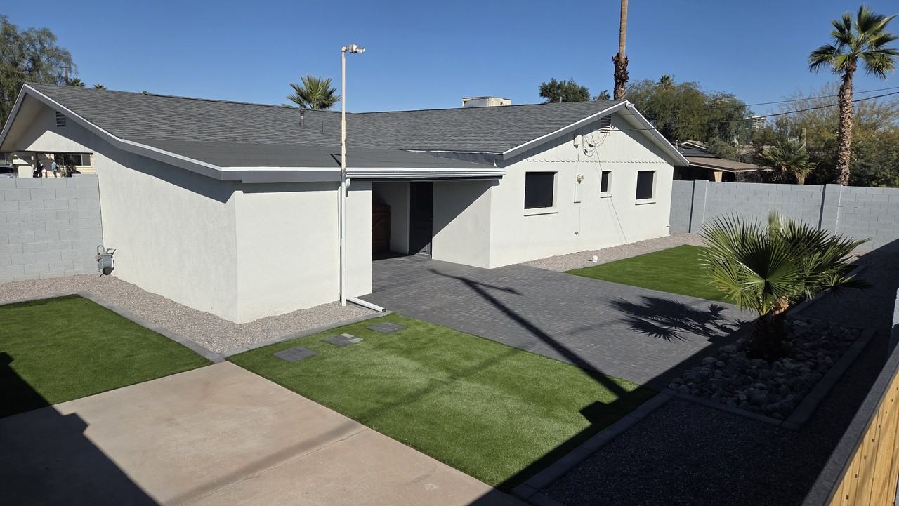 1051 W 9th St #NA - Photo 3 of 4