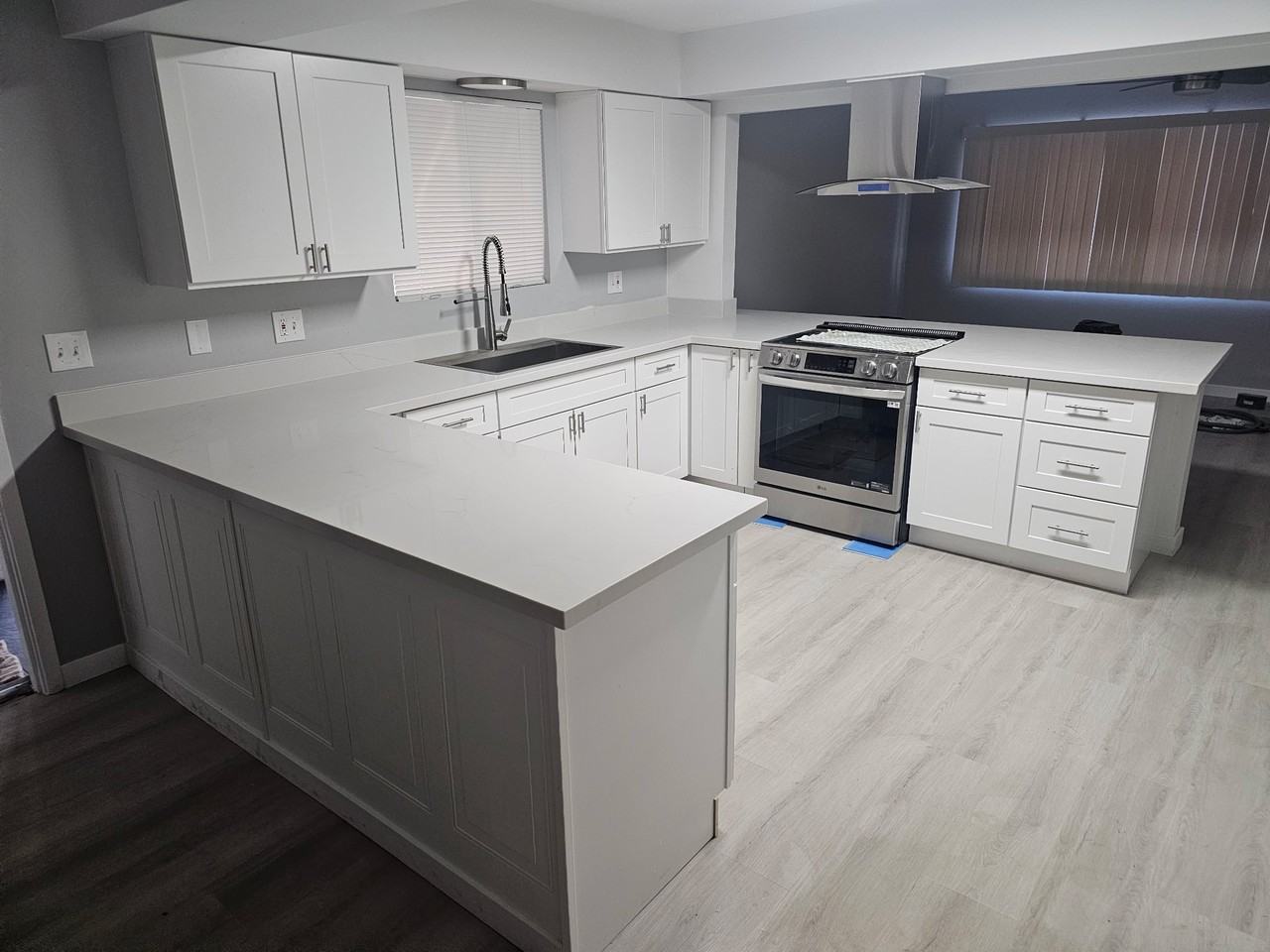 1051 W 9th St #NA - Photo 4 of 4