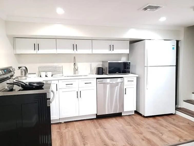 332 Stegman Pkwy #NA - Photo 4 of 11