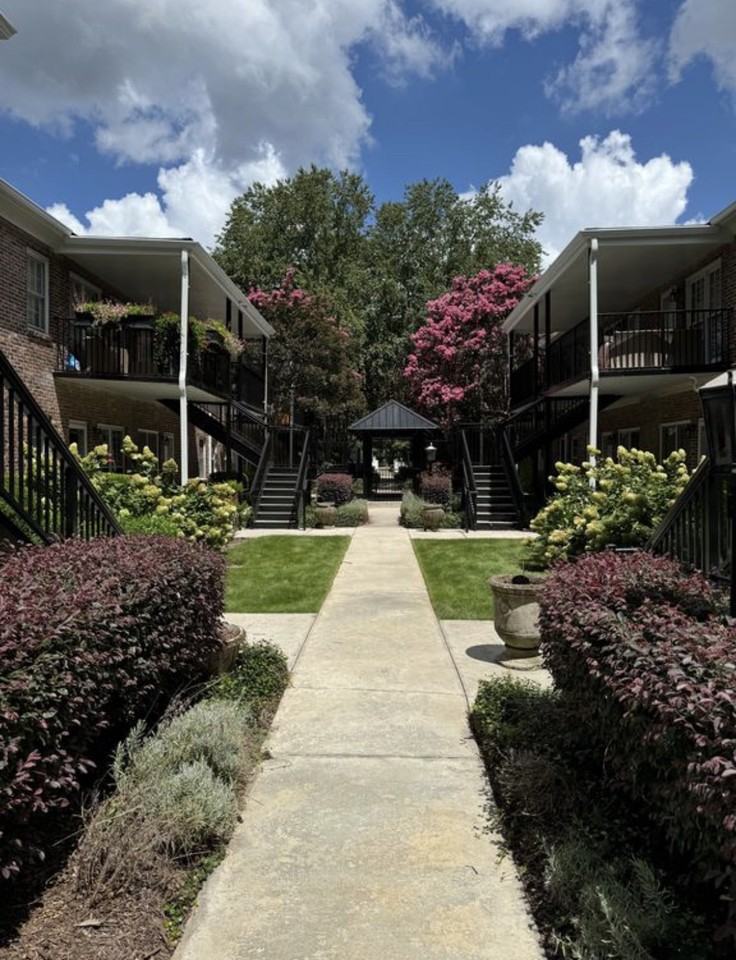 3675 Peachtree Rd Ne #41 - Photo 2 of 24