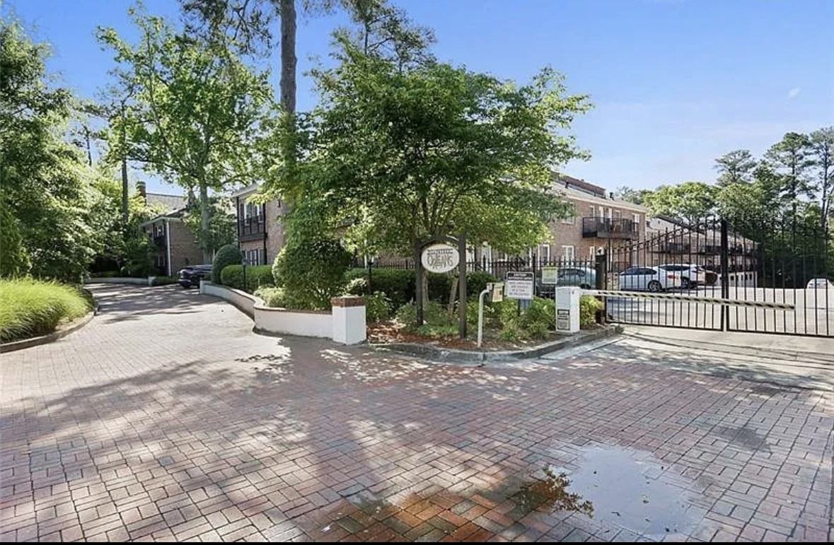 3675 Peachtree Rd Ne #41 - Photo 3 of 24