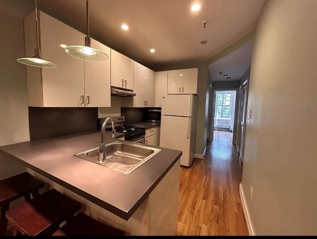 129 Clinton St #3 - Photo 3 of 11