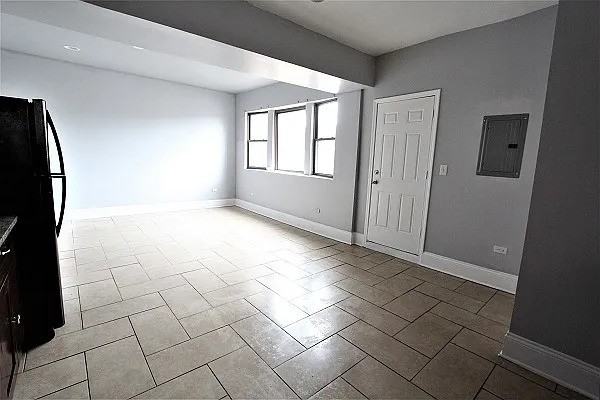 6127 S Saint Lawrence Ave #2 - Photo 4 of 12