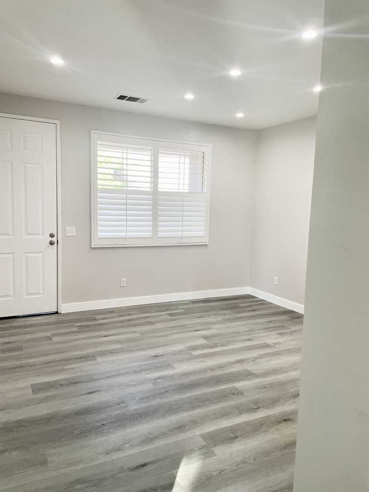 6 Red Coat Pl #NA - Photo 2 of 26