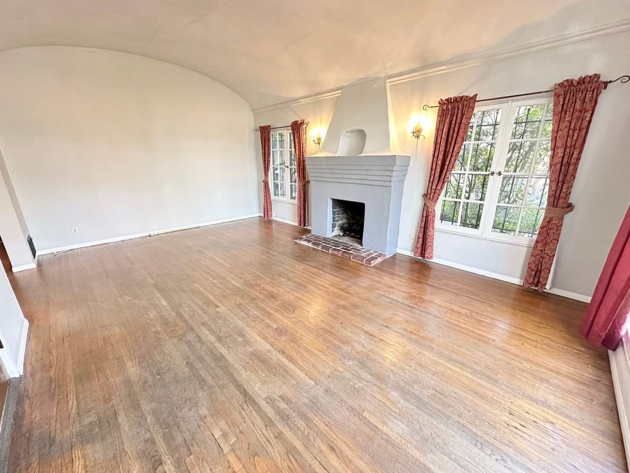 2041 Eucalyptus Ave - Photo 2 of 30