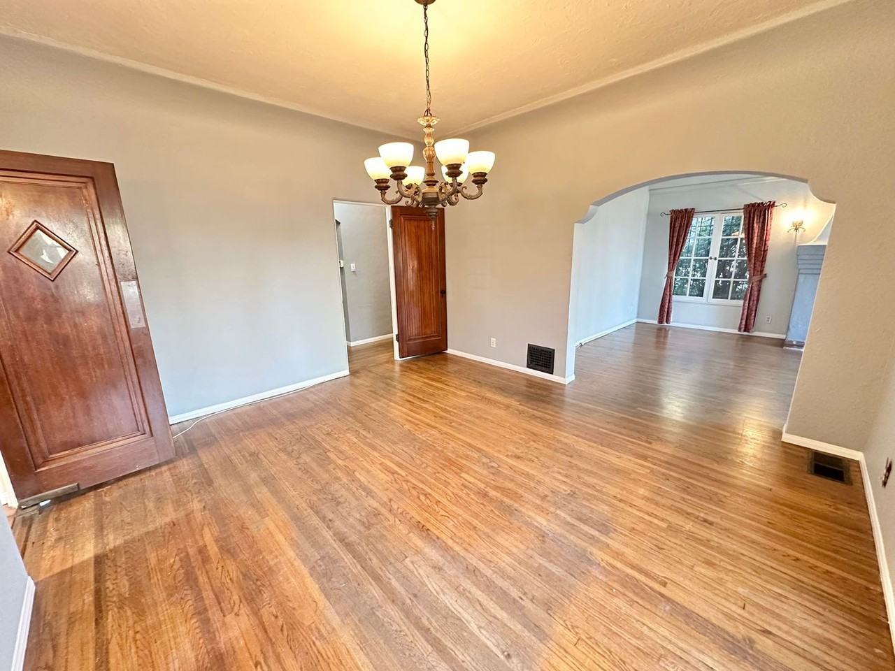 2041 Eucalyptus Ave - Photo 6 of 30