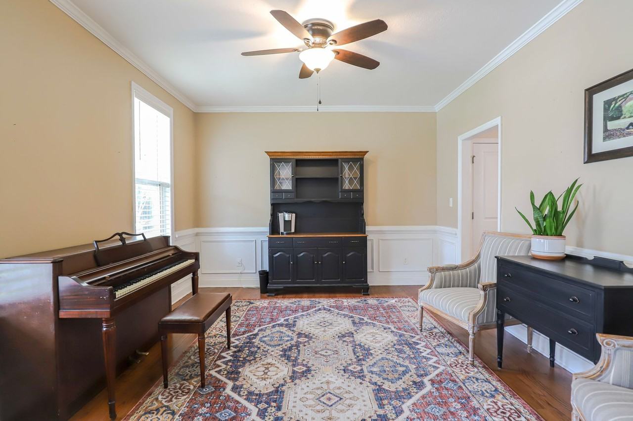 919 Napiers Post Dr - Photo 4 of 32