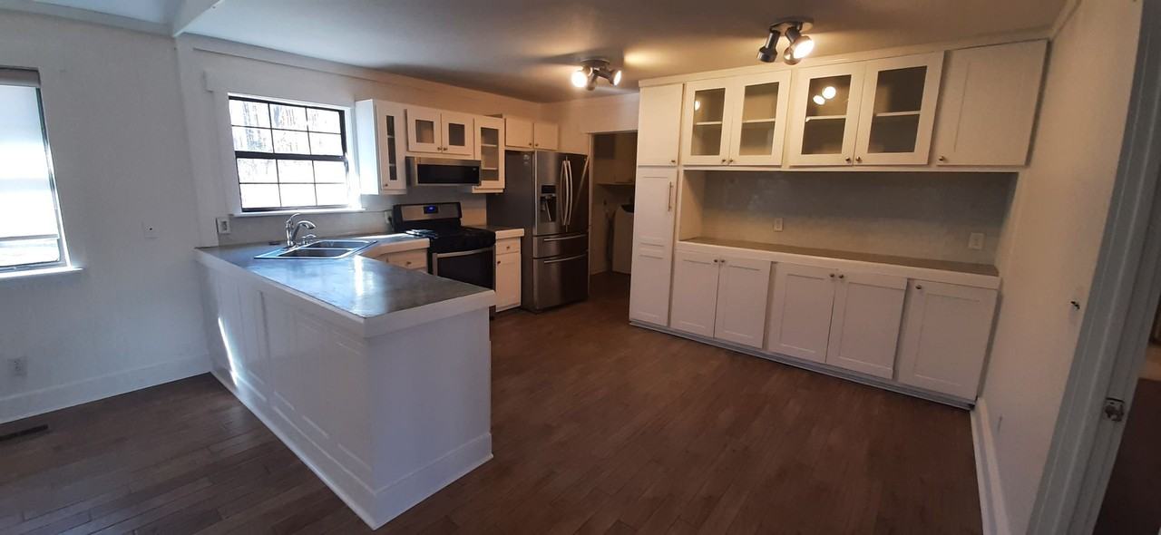 156 Bailey St - Photo 4 of 27