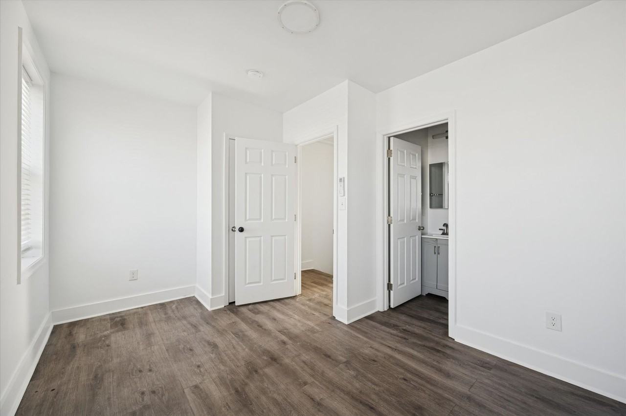 6143 Glenmore Ave - Photo 6 of 14